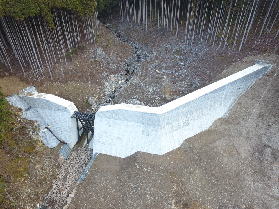 （砂）足尾谷川1号砂防堰堤工事