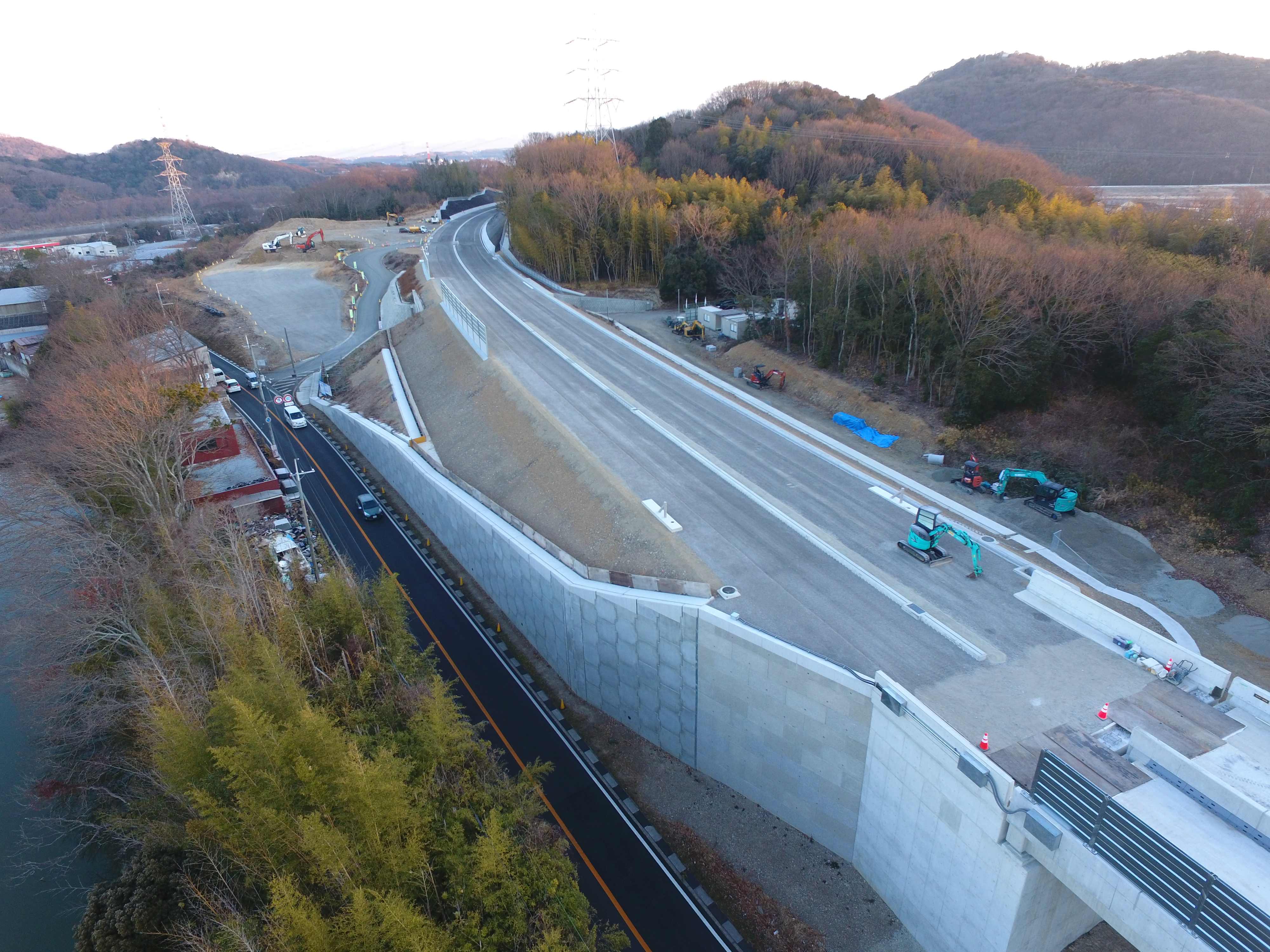 （主）加古川小野線東播磨道北工区香山地区土工工事（その４）